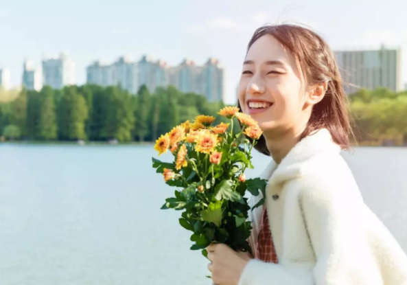 让你变的低调又很有涵养的文案 让人回味的走心句子精辟