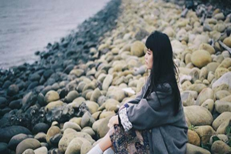 痛到骨子里心碎的签名，形容超级难过悲伤的句子