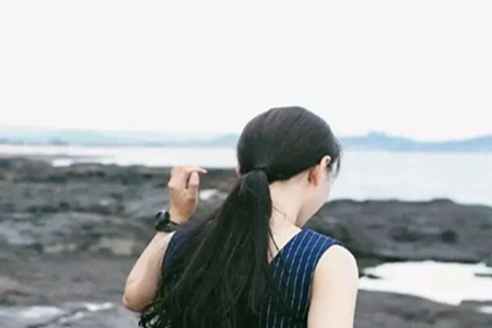 从不愿放弃自己的文案，表示不断追求的句子