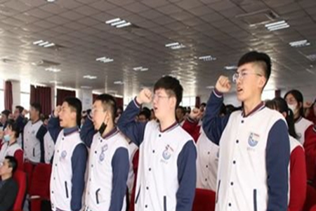 鼓励初三学生冲刺的话，为中考学生加油的句子
