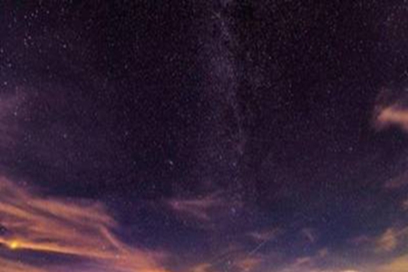 温柔到爆的神仙句子，坠入星河的50句签名说说