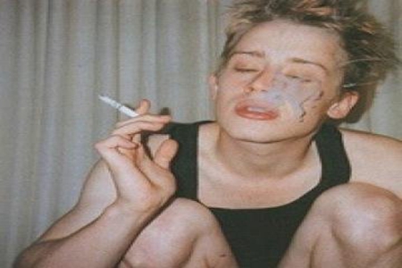 每天强颜欢笑的说说，努力使自己开心的句子