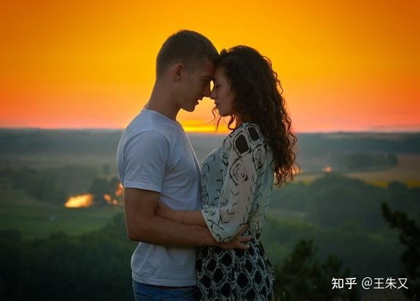 有意让你“得逞”的女人，会透露出三个信息，别错过