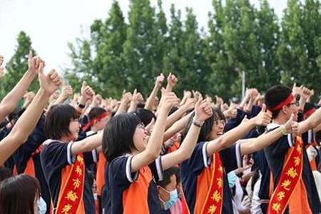 2022高三百日冲刺励志口号，给高三学生加油打劲的话