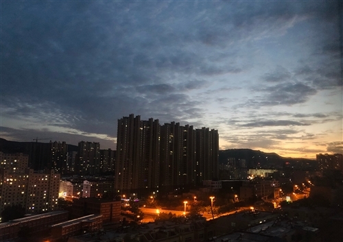 夜晚河边吹风的文案(精选25句)