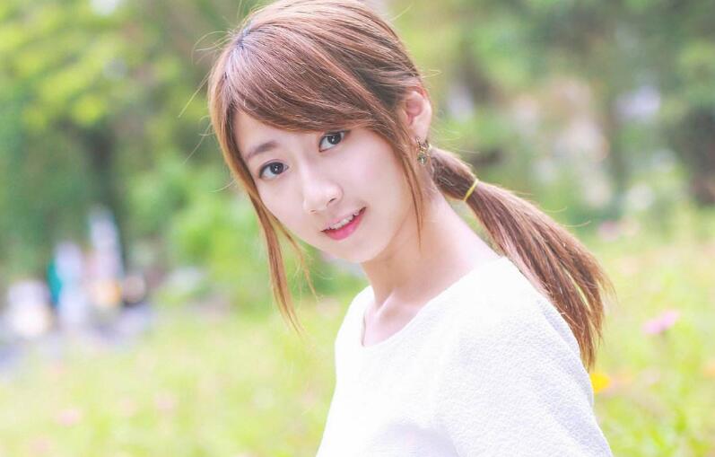 简短交友宣言吸引男生 适合女生的交友宣言