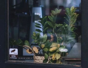 晚上下雨一个人走回家的说说 下雨天一个人独自回家的伤感说说26句