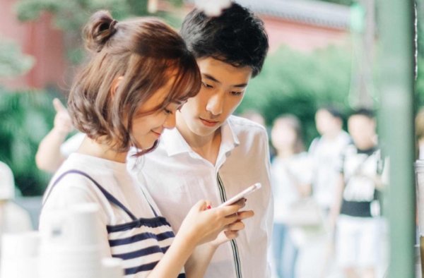 男孩子会和不喜欢的女孩子谈恋爱吗