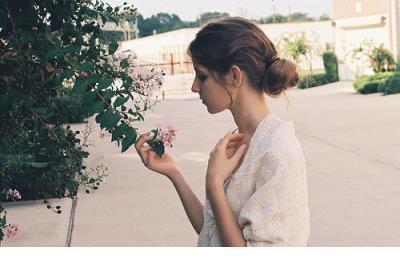 晚上感性的说说心情 说女人感性的隐含意思