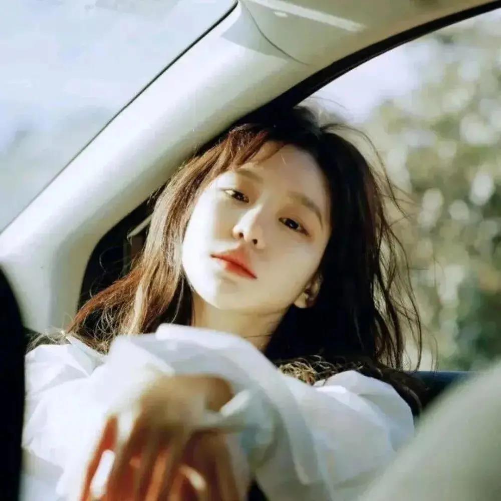 女生发自拍幽默说说