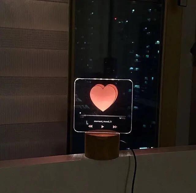 比较丧的句子适合发朋友圈