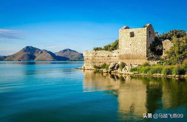 去国外旅游必须明白的事：公民护照怎么办理，有多少国家是免签的