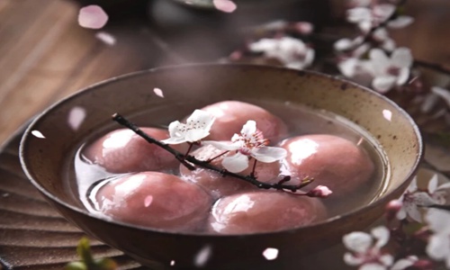 关于元宵节的佳句 今年开好头虎年没忧愁！