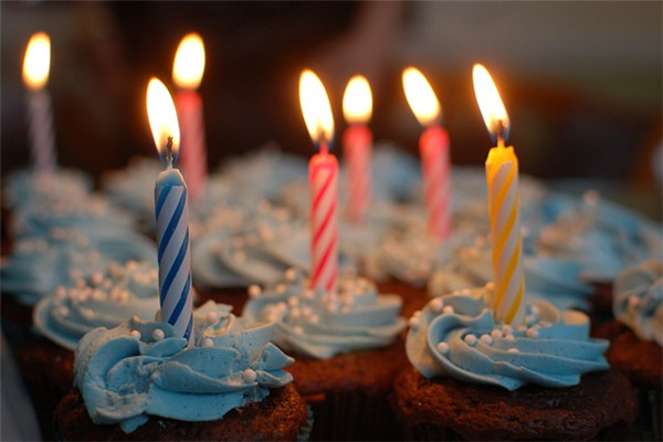 女朋友生日祝福语 女性朋友生日发朋友圈的说说