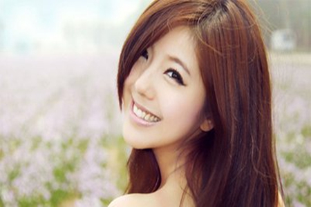 女神节赞美女生的一句文案，形容女生节快乐的句子
