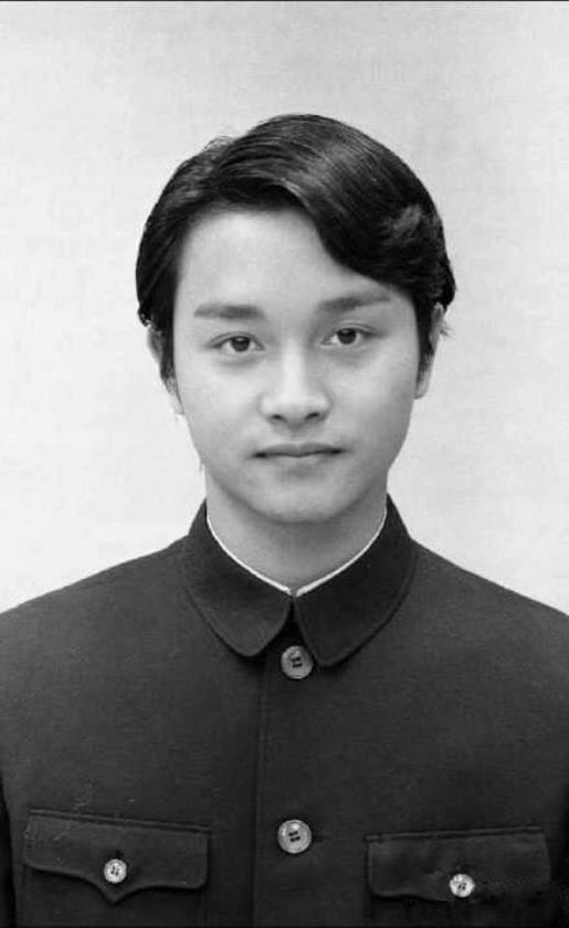 狗遛狗图片 单身说说配图