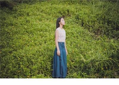 旅行发圈简短句子 下雨的有意境的短句子