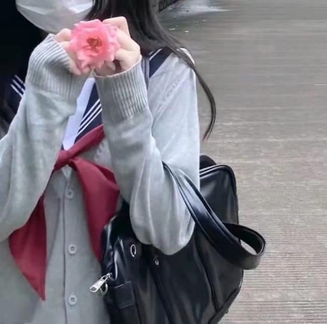 一别半生情感文案(人生已过半的优美句子)