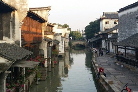 一路走一路看风景的说说，走走停停看尽一切的句子
