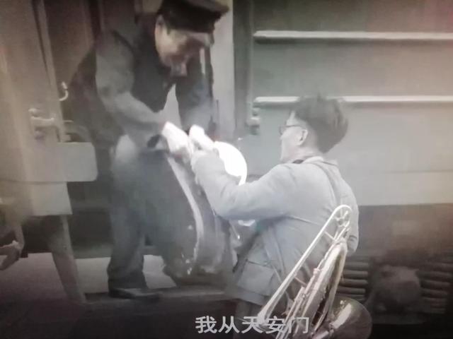 车站歌曲文案励志(暖心简短文案)