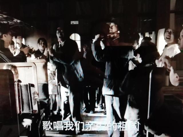 车站歌曲文案励志(暖心简短文案)