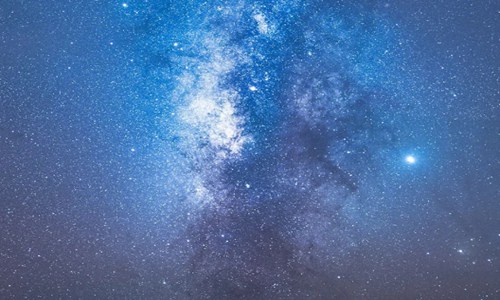 睡前一句话暖心话 精选15句晚安致自己的心情说说