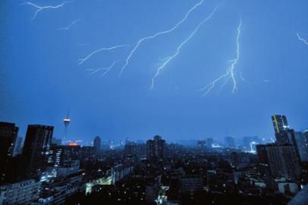描写春雷的古诗句，春天打雷的经典句子赏析