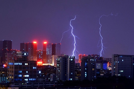 描写春雷的古诗句，春天打雷的经典句子赏析