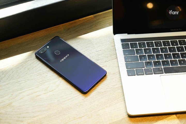 回顾 OPPO 历代机型，OPPO Reno6 星黛紫的诞生成必然？