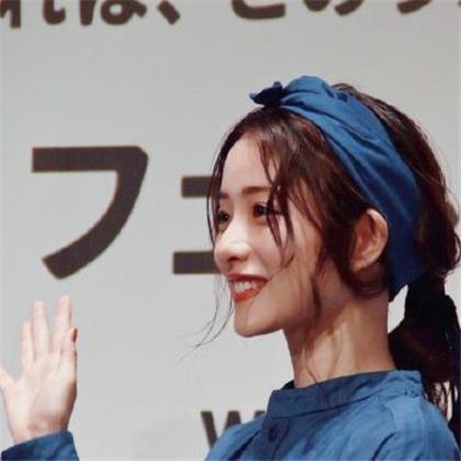 励志短句霸气致自己 取笔如山足宝，在神面前读万卷书