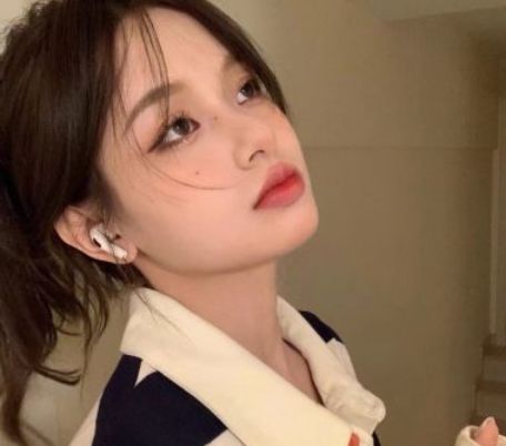 简约又很好听的女生昵称 女生网名很新潮不易撞最新