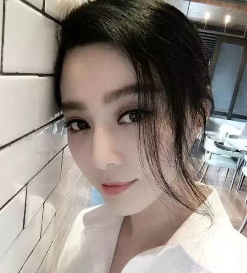 适合自拍发朋友圈的句子 晒自拍照的朋友圈说说