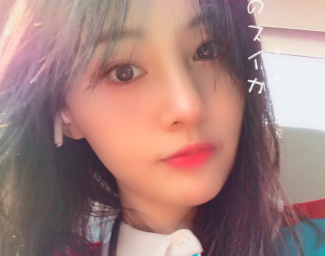沙雕又可爱的朋友圈自拍文案 发自己照片的句子简短