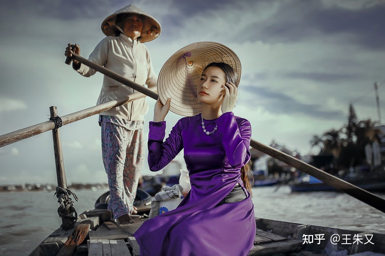 女人和男人接触时，有这些“生理反应”，潜台词是“我愿意”