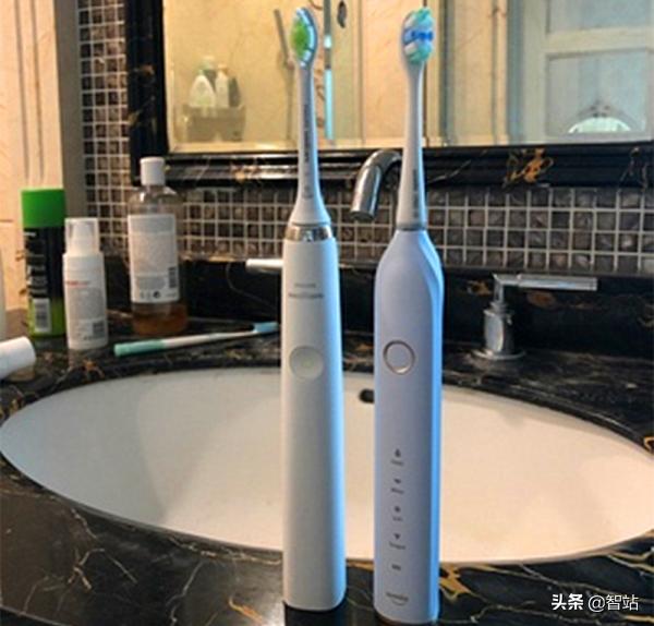 usmile品牌电动牙刷怎么样？45度小白刷电动牙刷亲体验