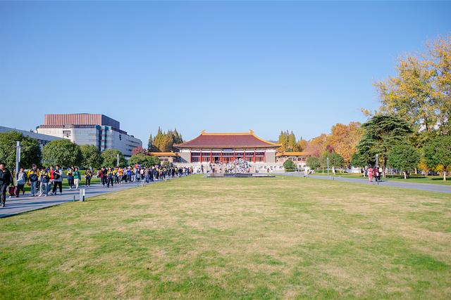 “六朝古都”南京旅游攻略，外地人游南京一定要去的3大景点