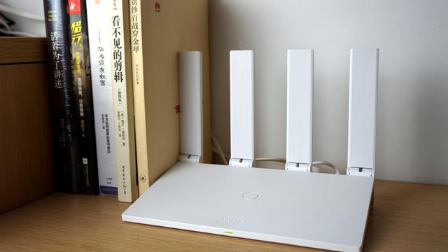 谁才是最强实用路由？华为路由WS5200四核版 对比TP link AC 1900