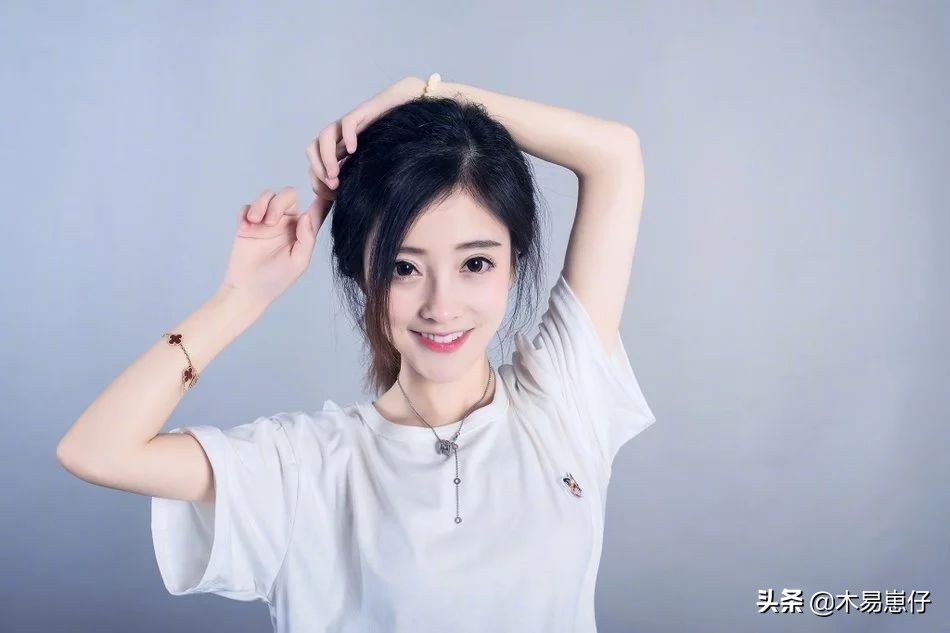 中国38kg女神凭一首抖音神曲惊艳韩国