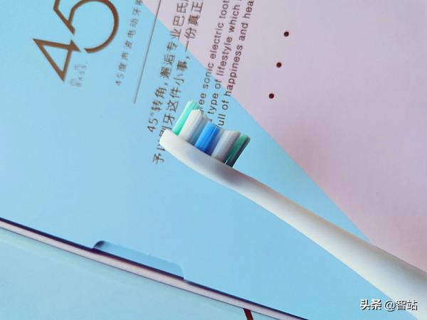 usmile品牌电动牙刷怎么样？45度小白刷电动牙刷亲体验