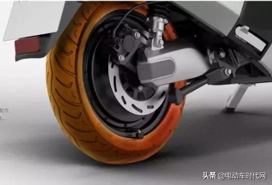 爱玛N300、雅迪G5、台铃LION狮子，行业三巨头刺刀见红