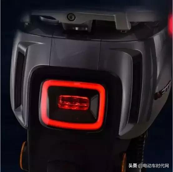 爱玛N300、雅迪G5、台铃LION狮子，行业三巨头刺刀见红