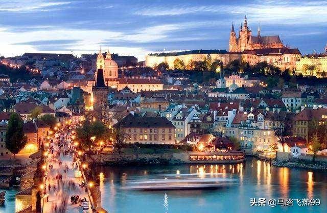 去国外旅游必须明白的事：公民护照怎么办理，有多少国家是免签的