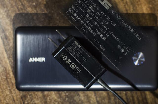 快速大容量充电堡垒：ANKER 安克26K移动电源