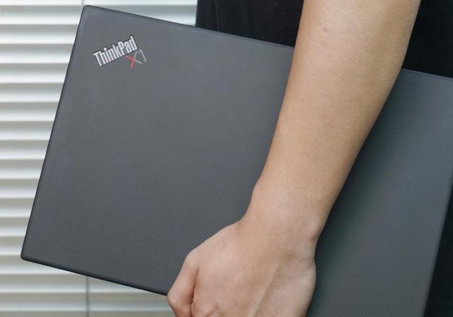 新鲜：买or不买？超长篇章为你解读新ThinkPad X1 Carbon