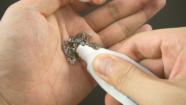 清洗银饰最省钱的方法，几毛钱成本就能轻松搞定，看完都去试一试