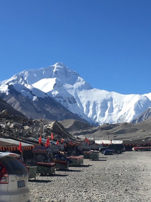 珠峰高度为世界之最，但目前还并非其巅峰状态，未降低而是在长高