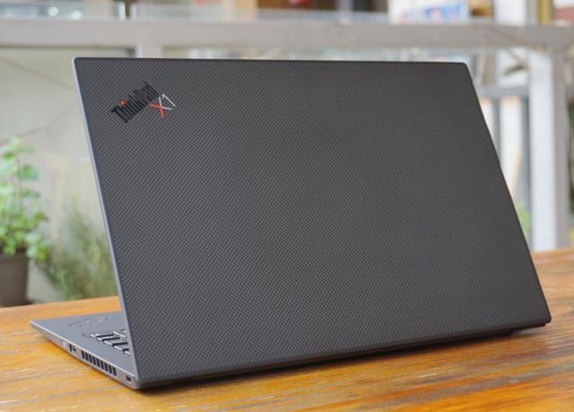 新鲜：买or不买？超长篇章为你解读新ThinkPad X1 Carbon