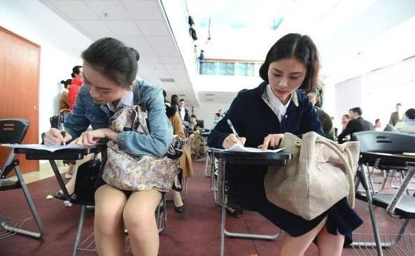 女面试官：世界上什么动物最没有方向感？研究生机智回答，被录用
