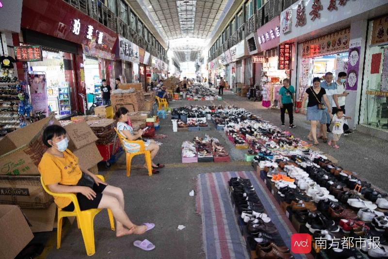 广州地摊经济来了！白云均禾街新开50小摊位，摊主要负责清洁哦