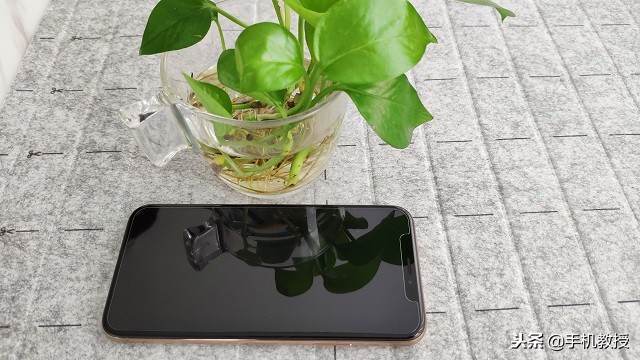 手机贴膜小白的福音神器，让你从此不怕把膜贴歪